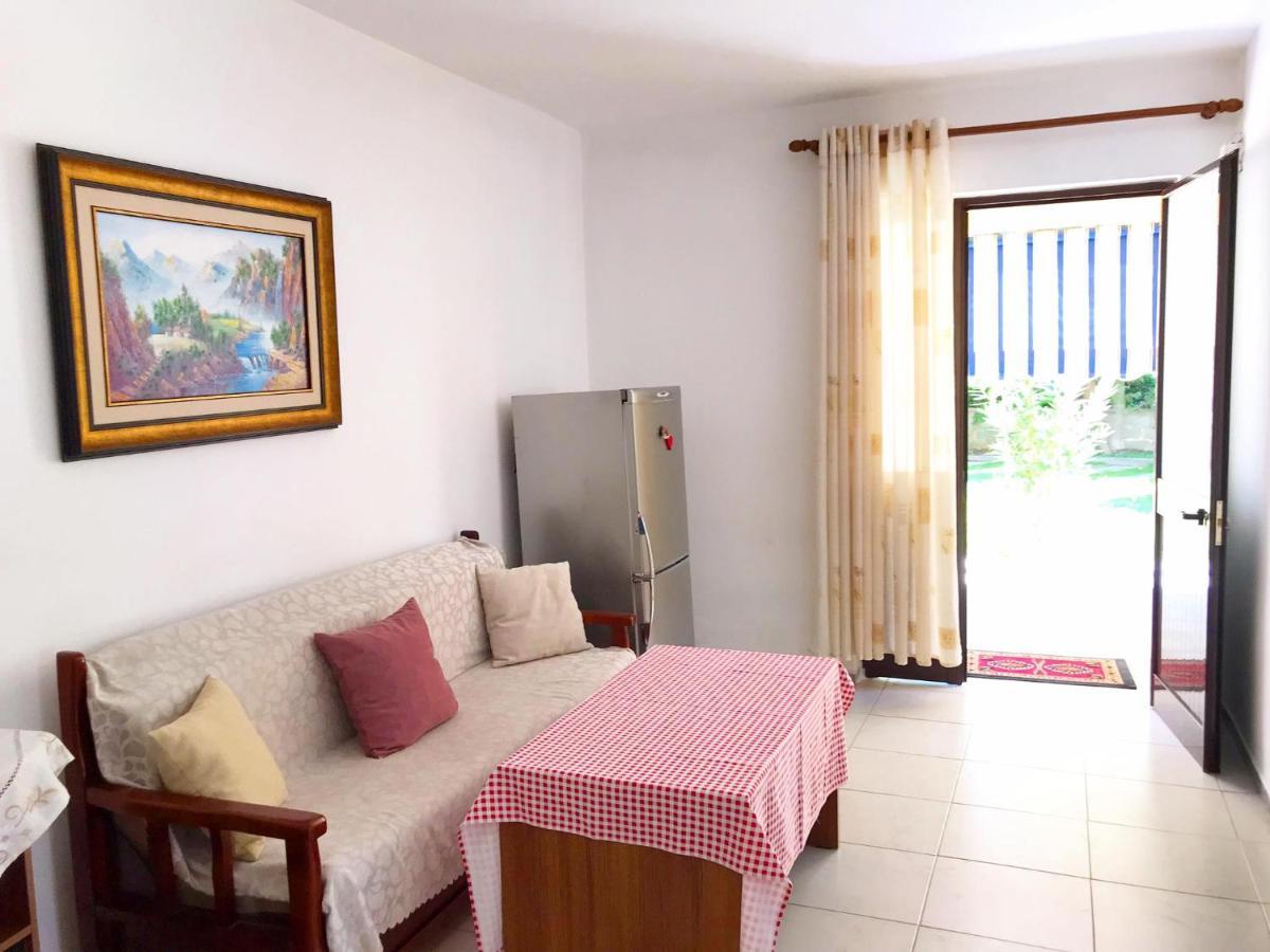 Vila Aliaj Luxury Apartment With 2 Rooms With Private Wonderful Terrace Dıraç Dış mekan fotoğraf