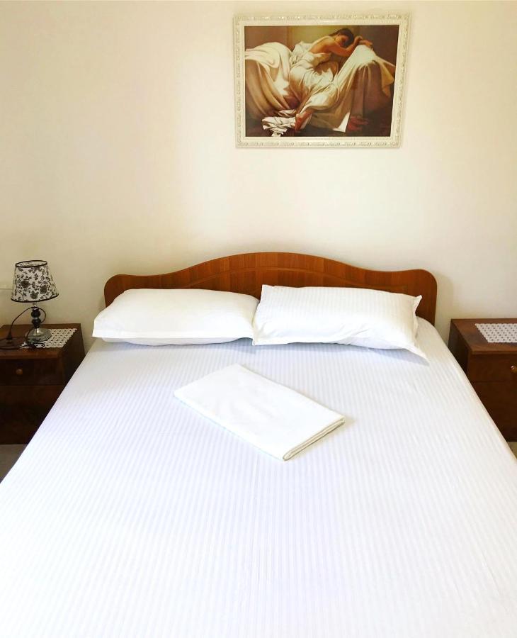 Vila Aliaj Luxury Apartment With 2 Rooms With Private Wonderful Terrace Dıraç Dış mekan fotoğraf