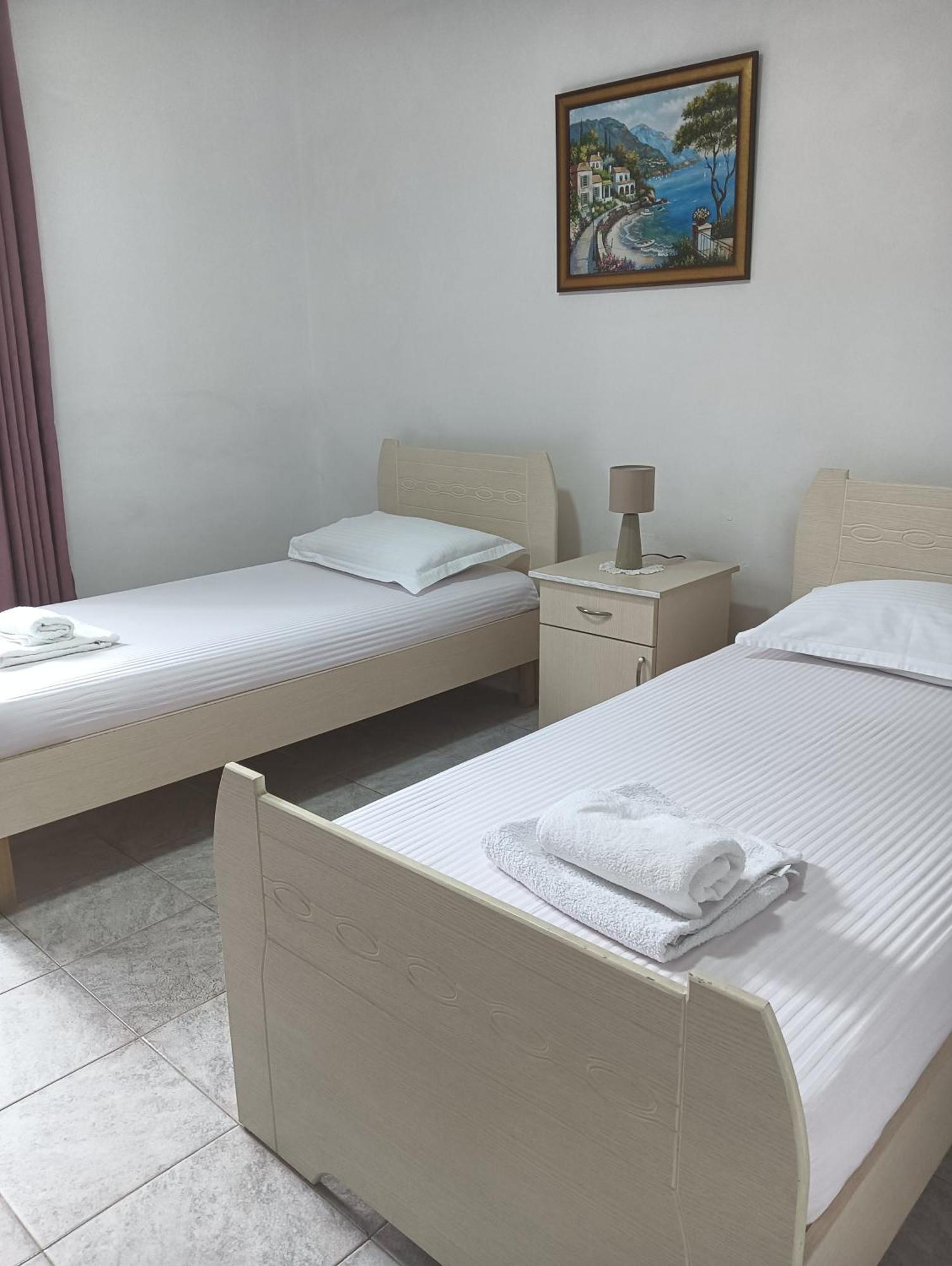 Vila Aliaj Luxury Apartment With 2 Rooms With Private Wonderful Terrace Dıraç Dış mekan fotoğraf