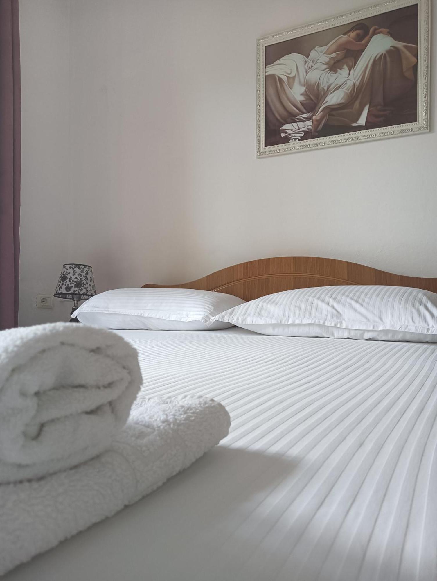 Vila Aliaj Luxury Apartment With 2 Rooms With Private Wonderful Terrace Dıraç Dış mekan fotoğraf