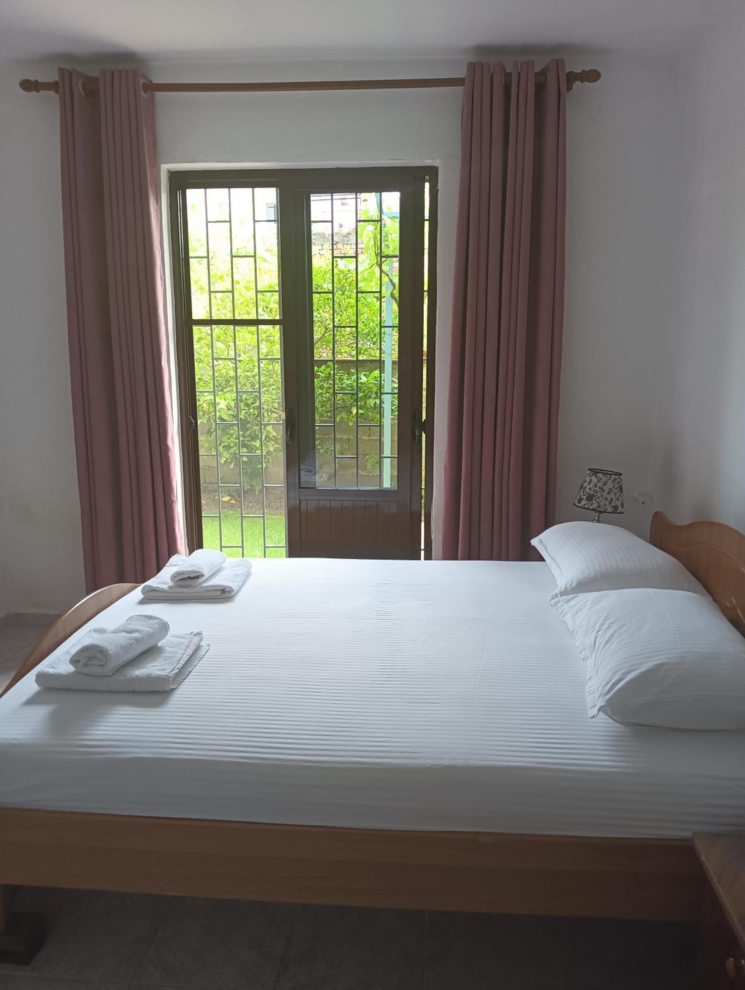 Vila Aliaj Luxury Apartment With 2 Rooms With Private Wonderful Terrace Dıraç Dış mekan fotoğraf