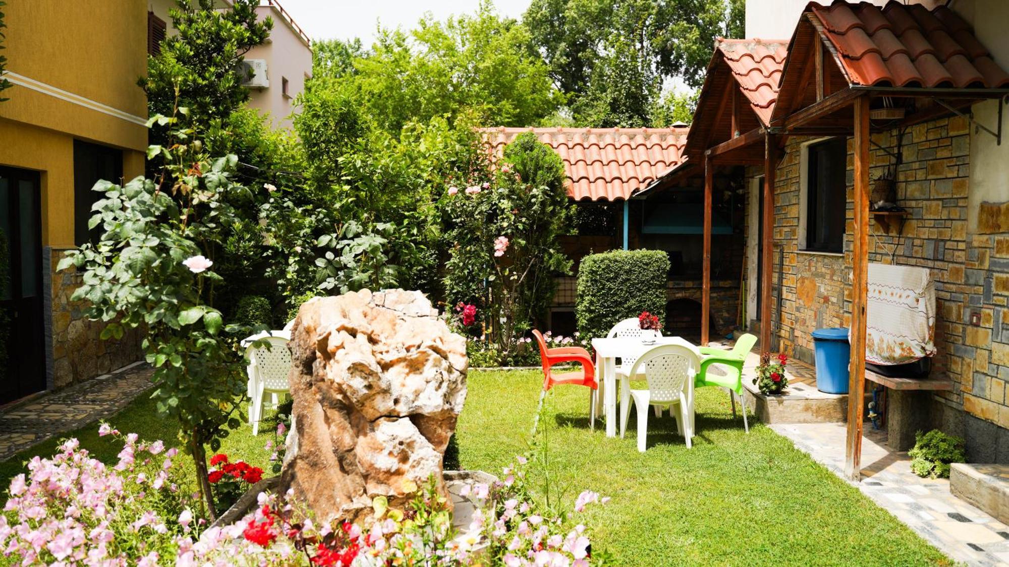 Vila Aliaj Luxury Apartment With 2 Rooms With Private Wonderful Terrace Dıraç Dış mekan fotoğraf