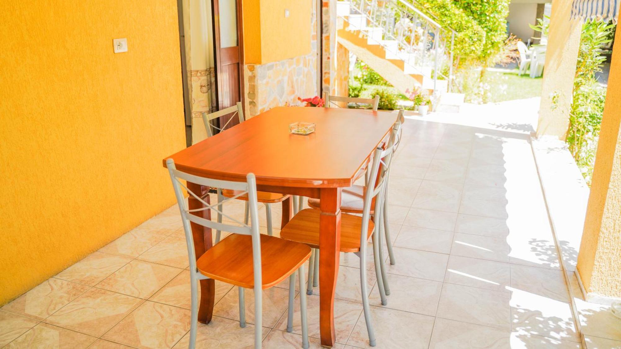Vila Aliaj Luxury Apartment With 2 Rooms With Private Wonderful Terrace Dıraç Dış mekan fotoğraf