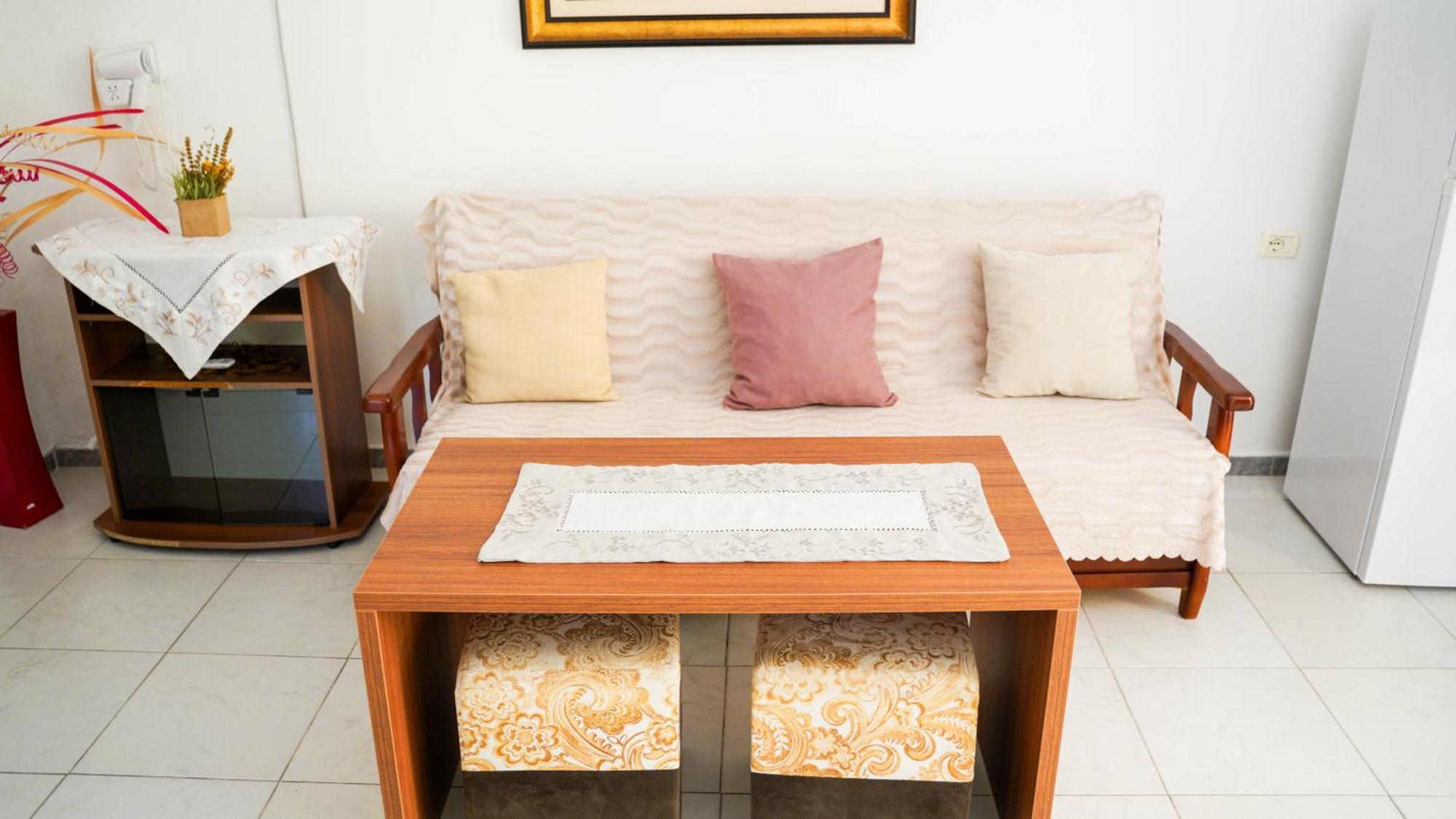 Vila Aliaj Luxury Apartment With 2 Rooms With Private Wonderful Terrace Dıraç Dış mekan fotoğraf