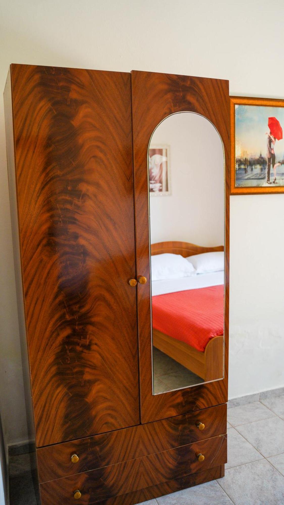 Vila Aliaj Luxury Apartment With 2 Rooms With Private Wonderful Terrace Dıraç Dış mekan fotoğraf