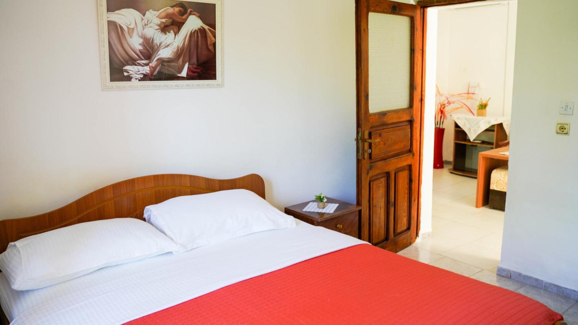 Vila Aliaj Luxury Apartment With 2 Rooms With Private Wonderful Terrace Dıraç Dış mekan fotoğraf